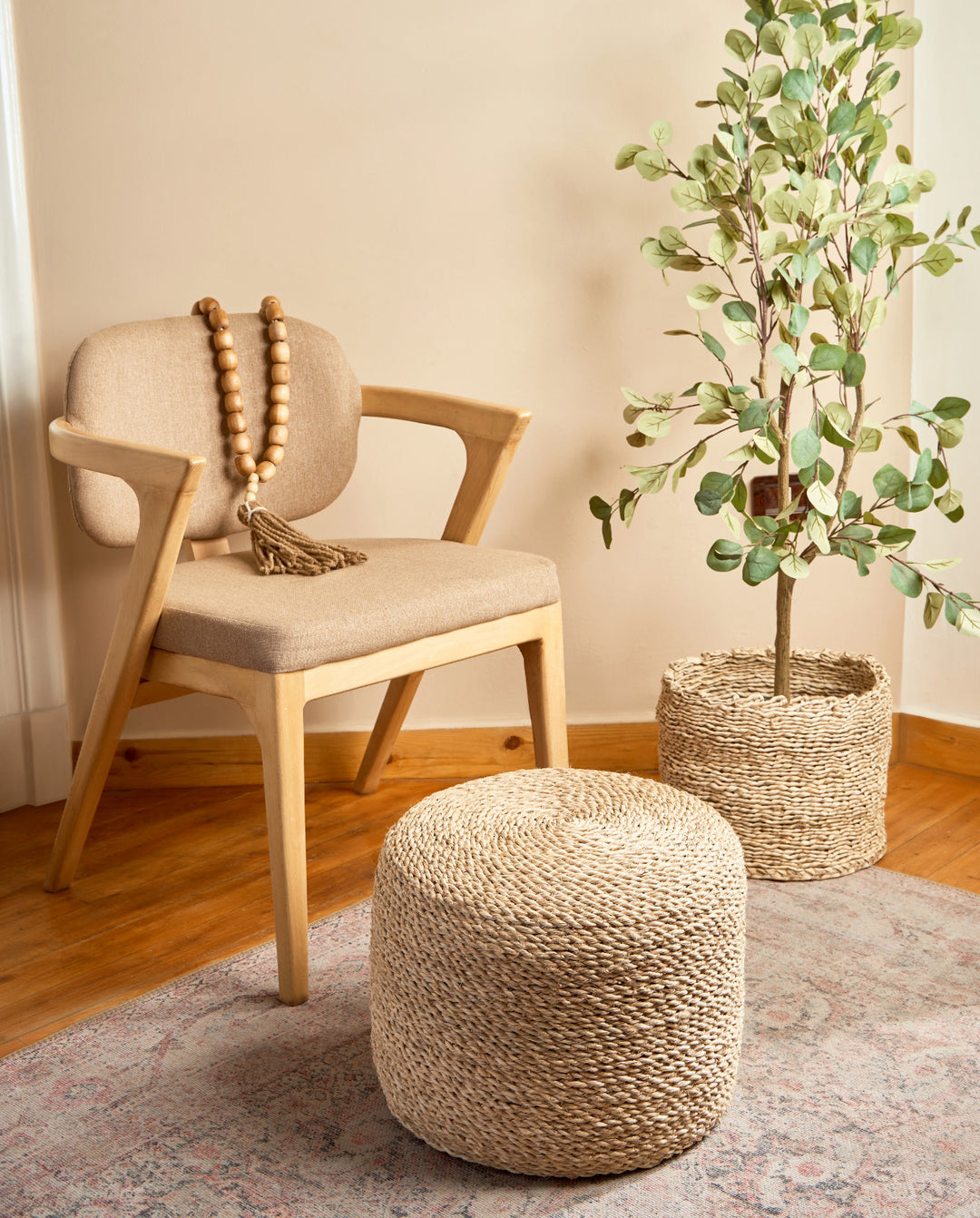 Wicker pouf