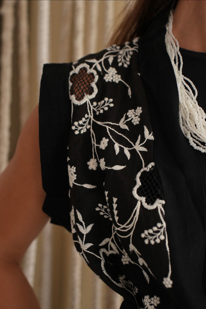 Black petals set