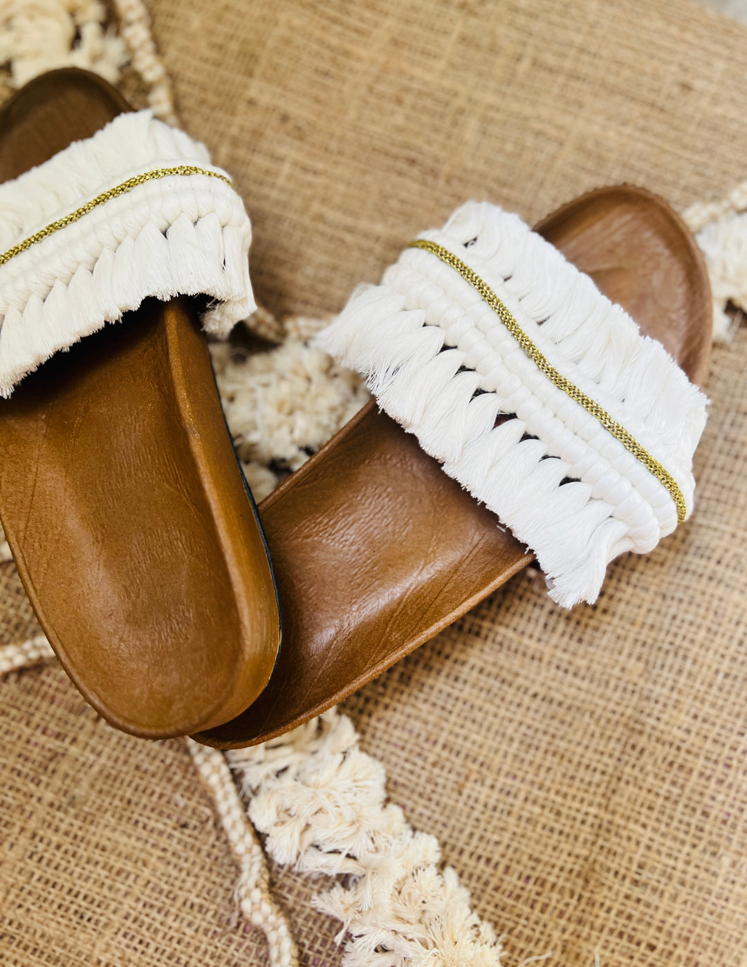 Macrame slippers off-white with touch of gold