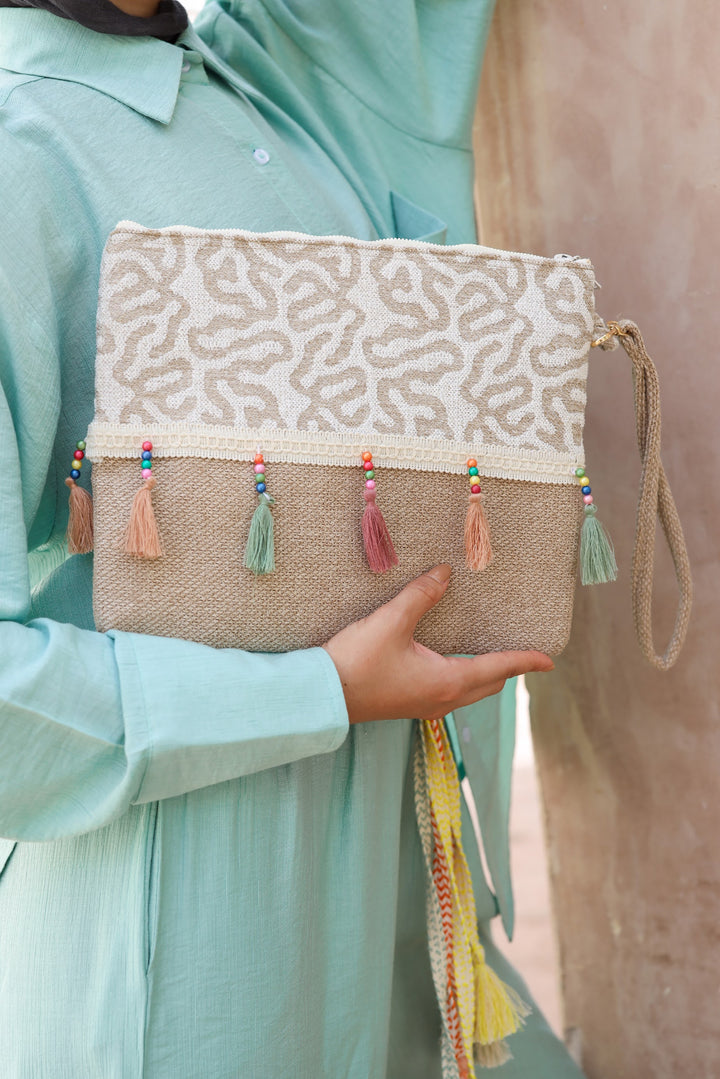 Zarqasha clutch