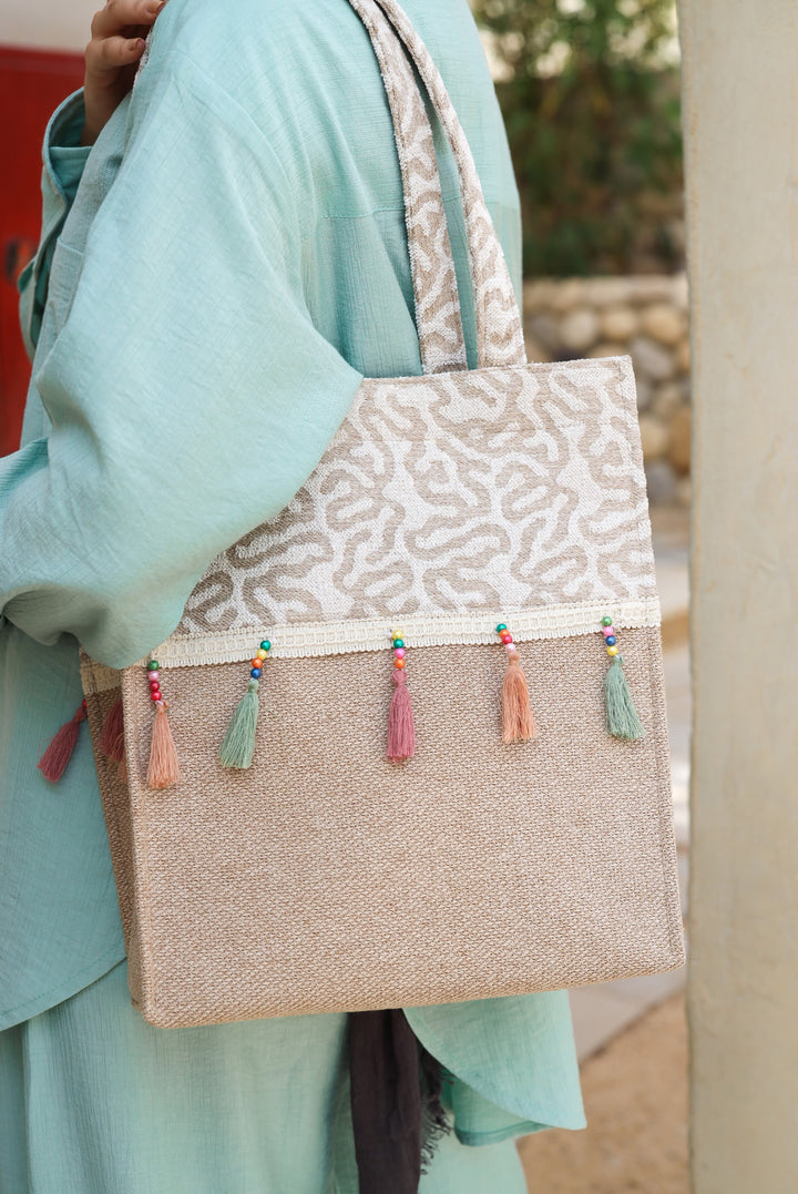 Breezy tote