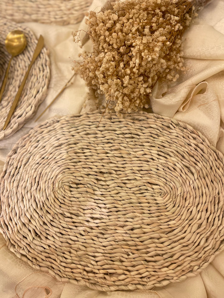 Oval placemat