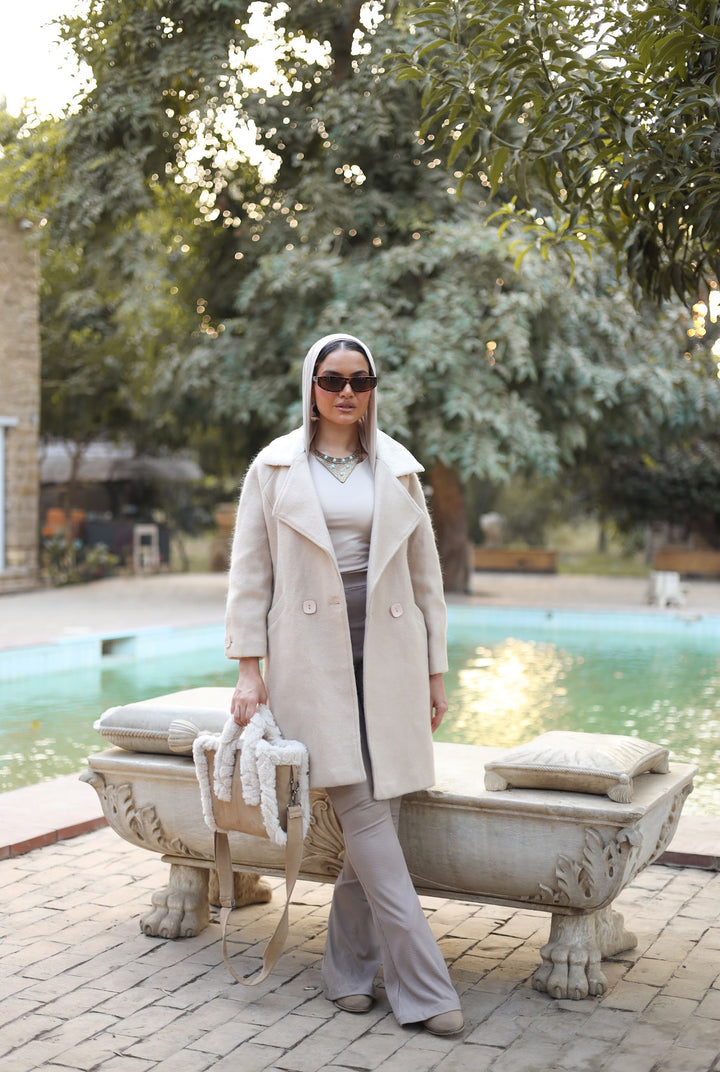 Beige suede  bag with fur edges