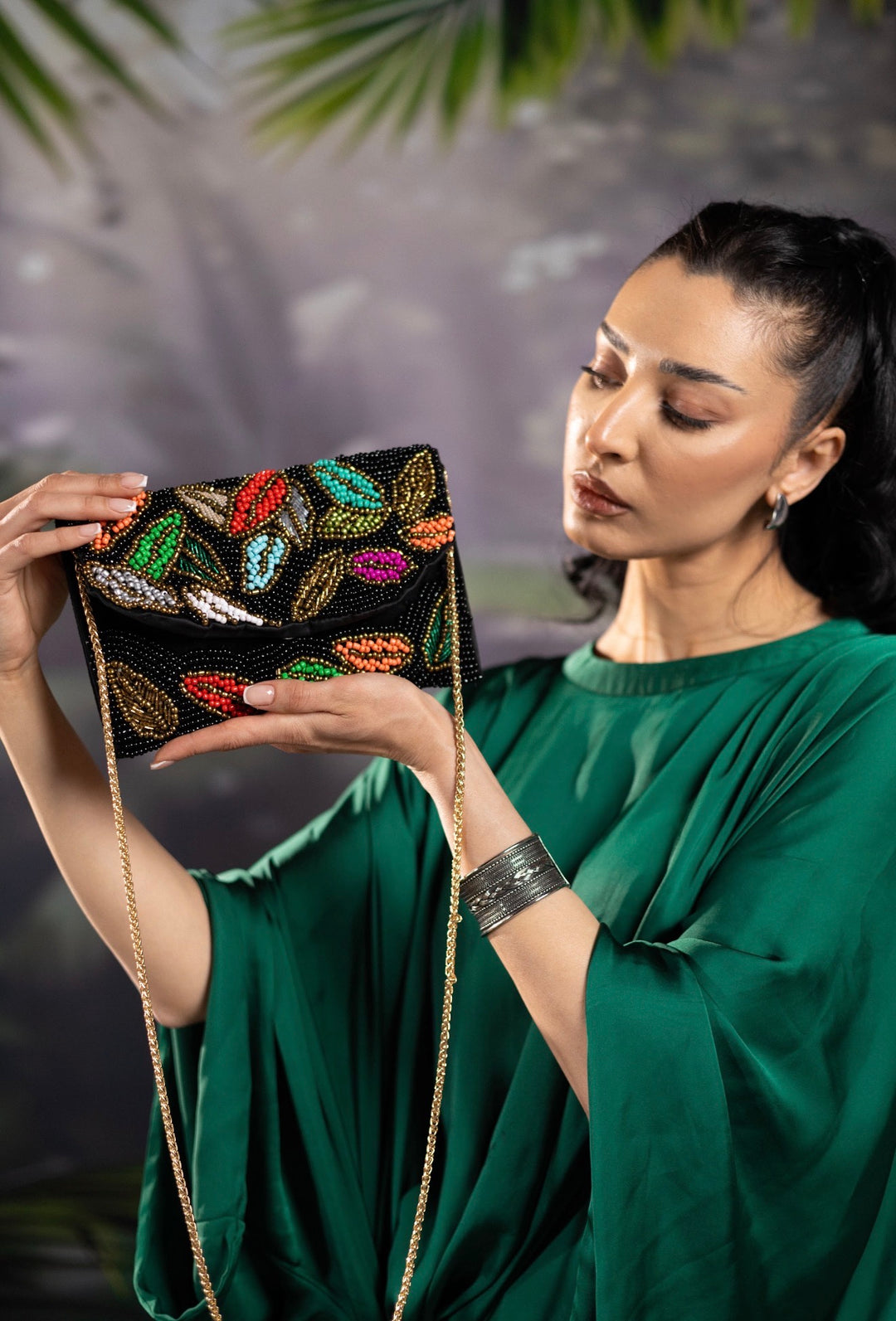 Iconic clutch