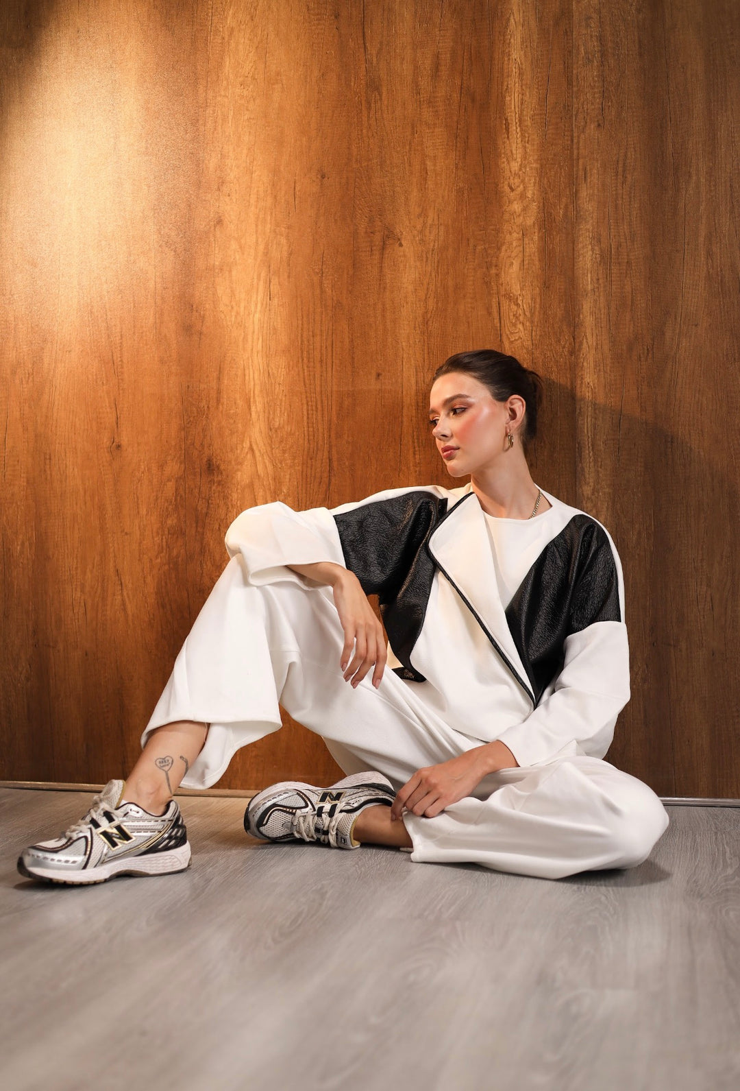 Monochrome wrap suit