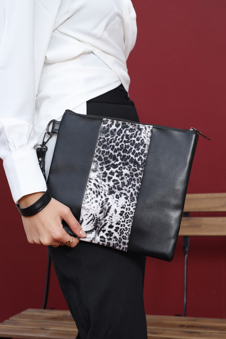 Black x white leopard clutch