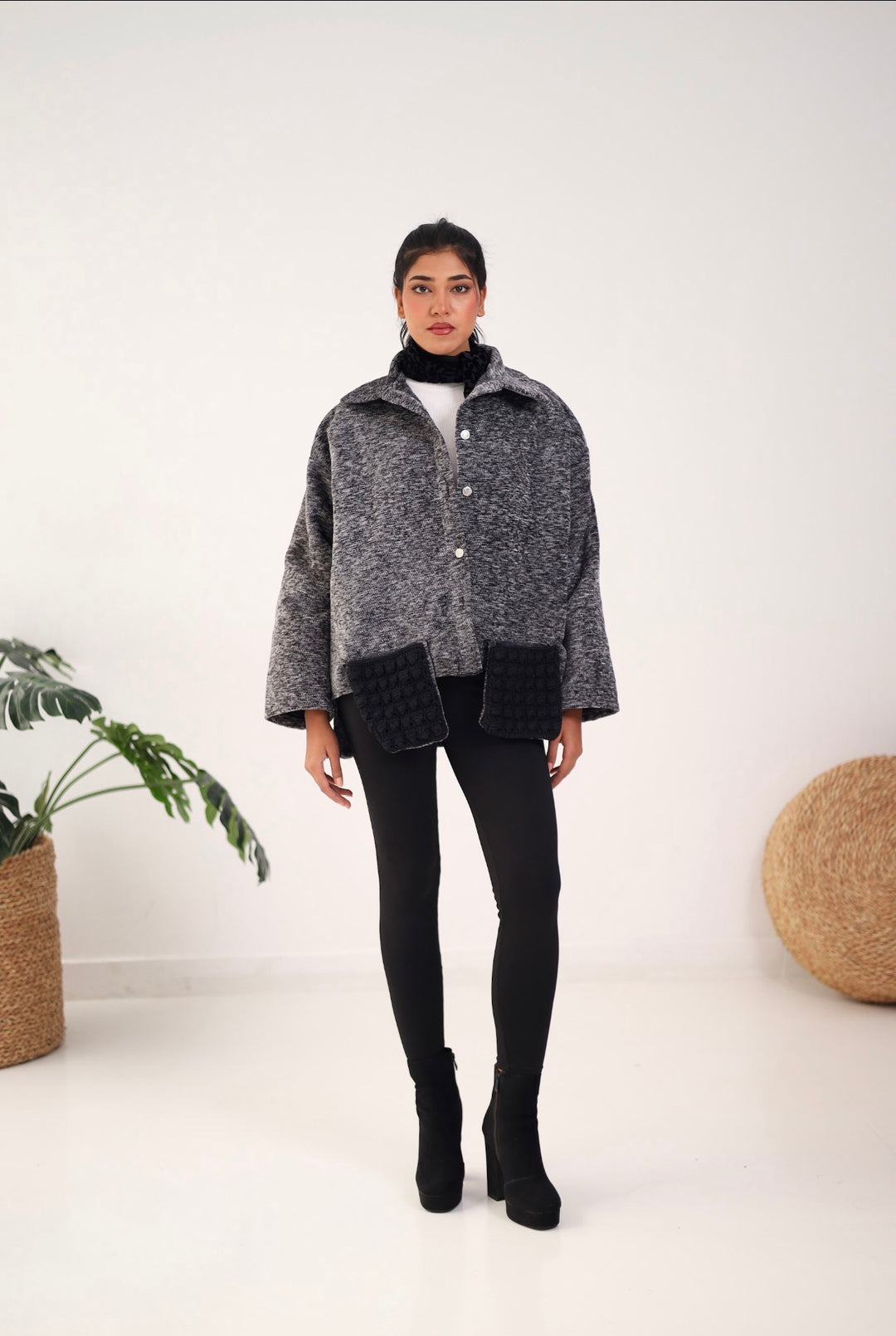 Black pocket x dark gray jacket