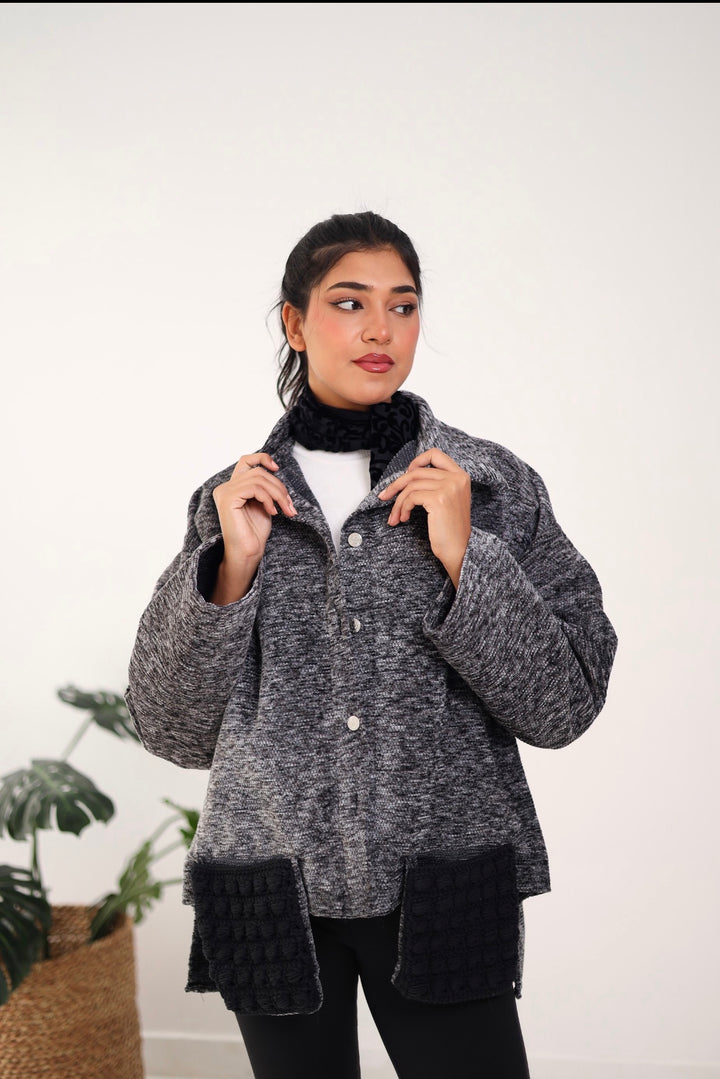 Black pocket x dark gray jacket