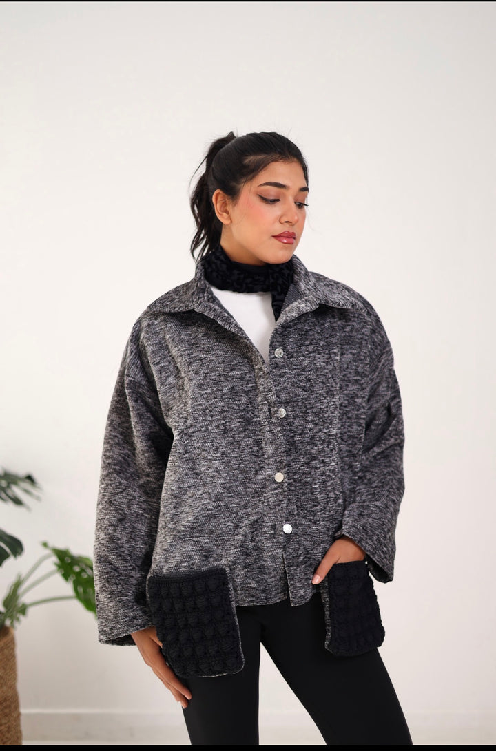 Black pocket x dark gray jacket