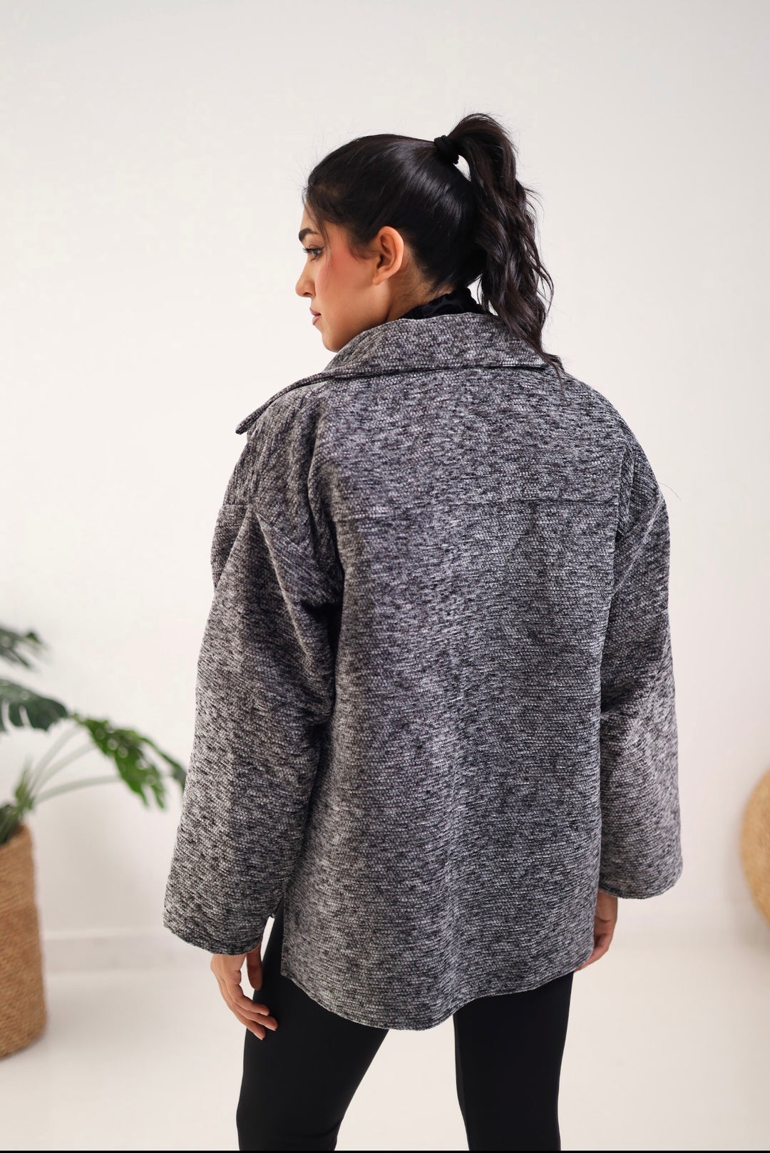 Black pocket x dark gray jacket