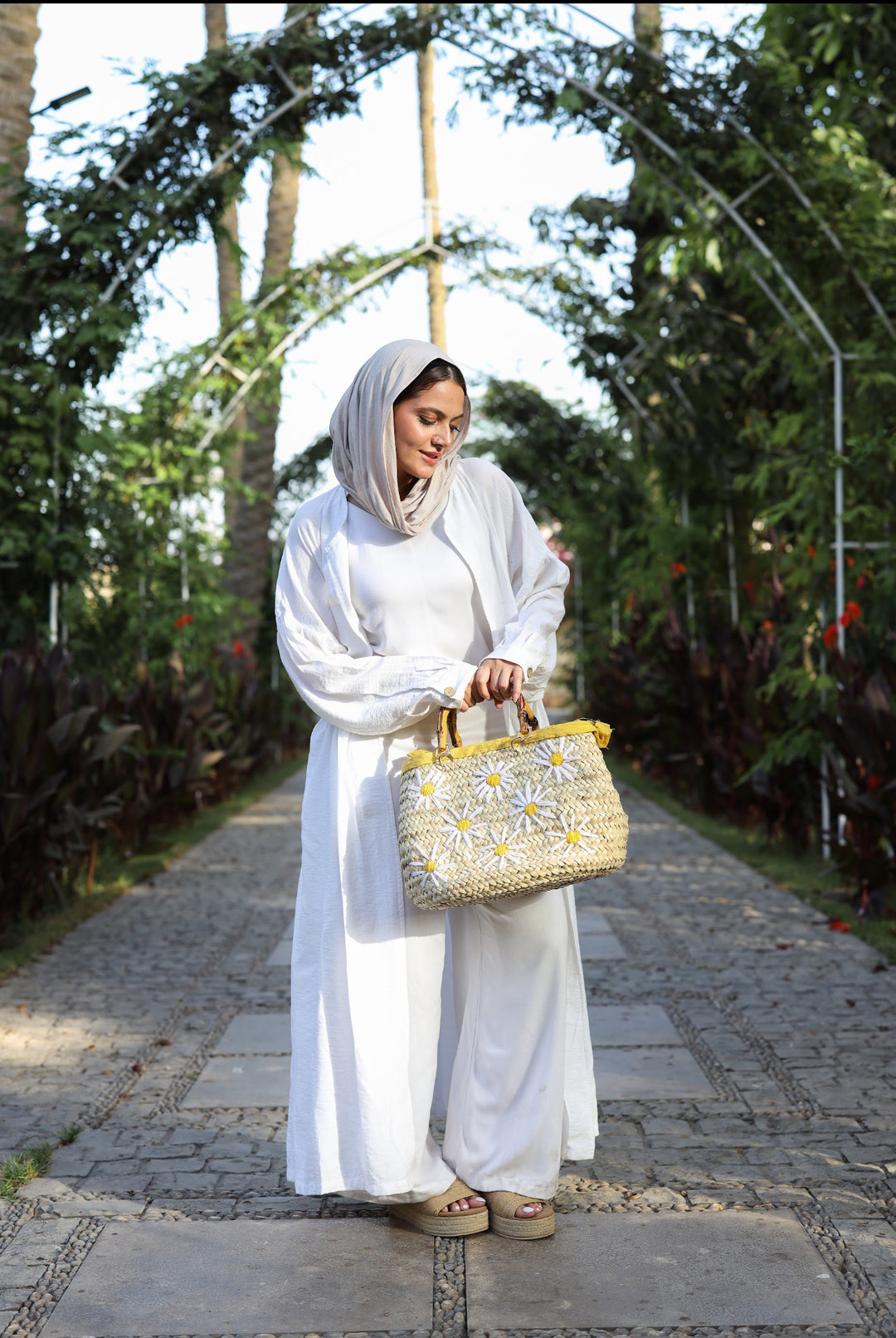 White and yellow flower wicker bag