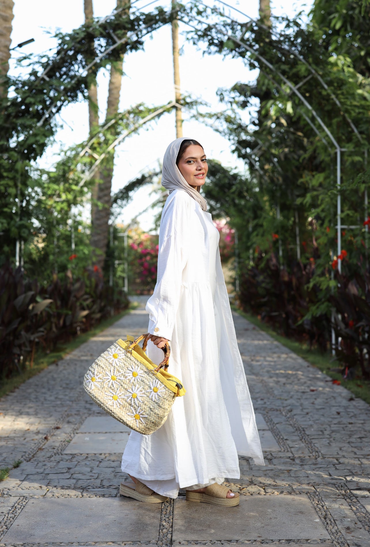 White and yellow flower wicker bag