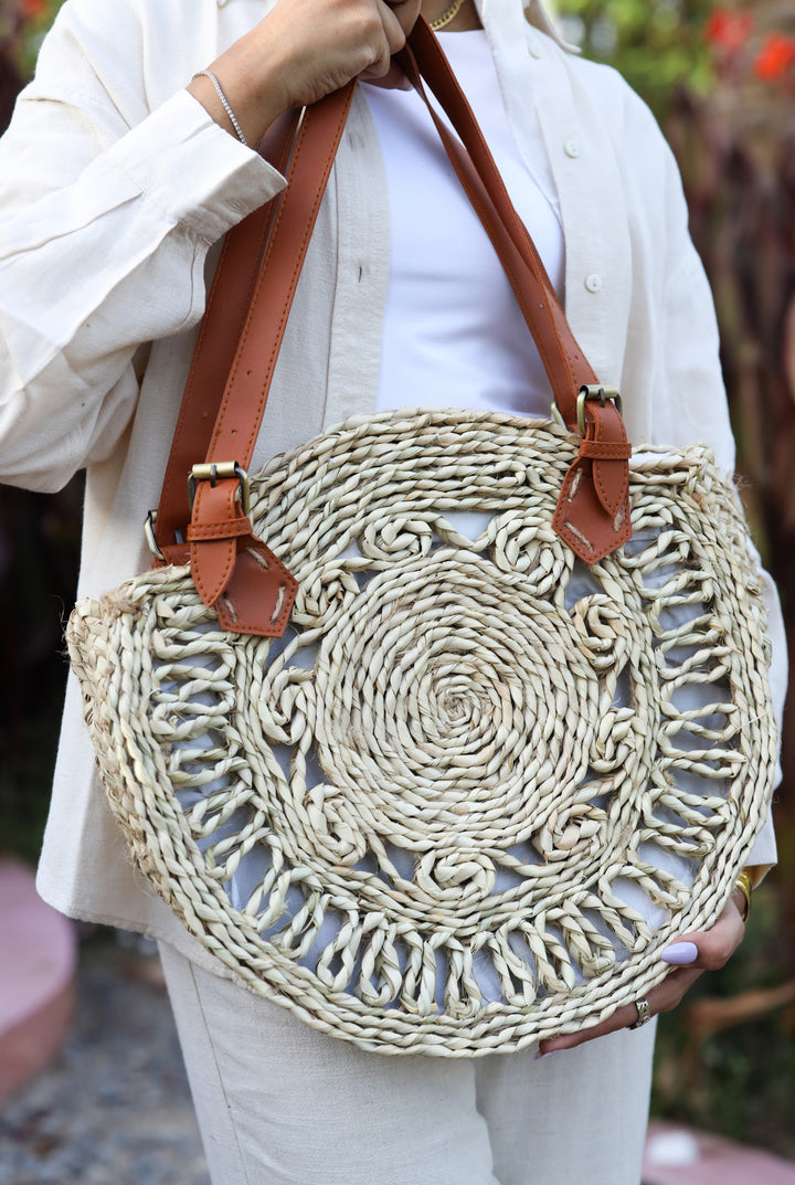 Circle wicker bag x leather strap