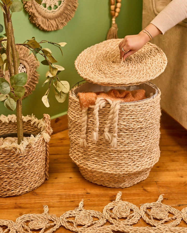 Wicker laundry basket