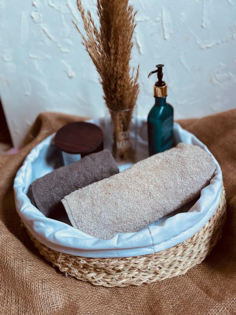 Braided Wicker Tray With Inner Lining for Holding Towels